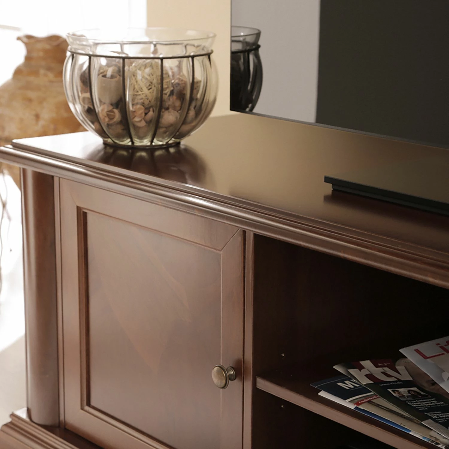 Montreux TV-Kommode Materro - Ayous teilmassiv - Antikbraun 5 Montreux TV-Kommode Materro - Ayous teilmassiv - Antikbraun – Bild 5