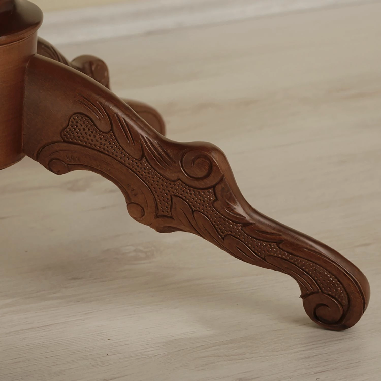 Montreux Couchtisch Romano II - Ayous teilmassiv - Antikbraun 8 Montreux Couchtisch Romano II - Ayous teilmassiv - Antikbraun – Bild 8