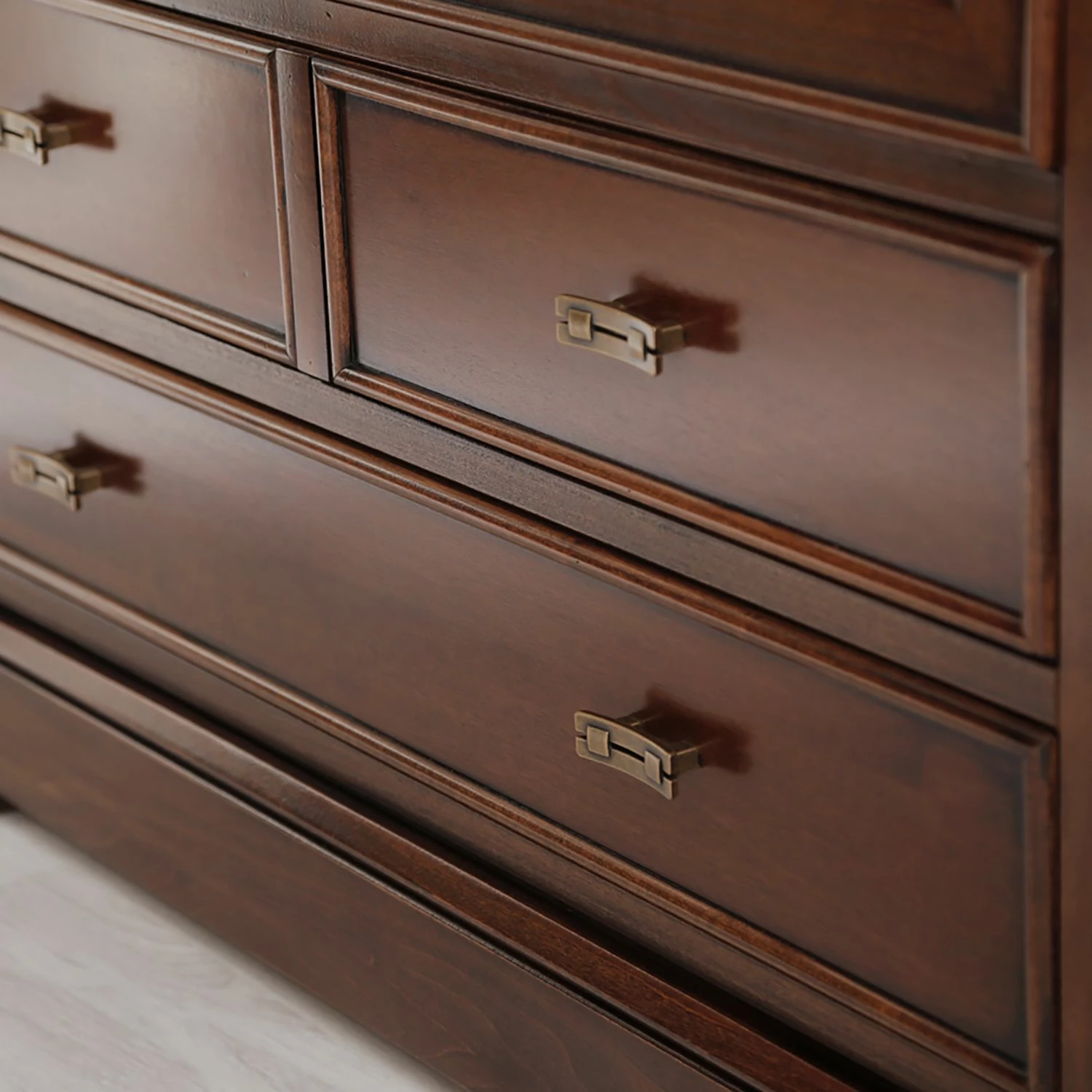 Montreux Vitrinenschrank Siena - Ayous teilmassiv - Antikbraun 13 Montreux Vitrinenschrank Siena - Ayous teilmassiv - Antikbraun – Bild 13