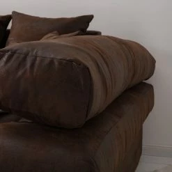 Mooved Bigsofa Naomi IV - Microfaser Goda: Bisonbraun 34 Mooved Bigsofa Naomi IV - Microfaser Goda: Bisonbraun -Wohnzimmermöbel boutique en ligne 1000113432 220331 120 DETAILS P000000001000113432