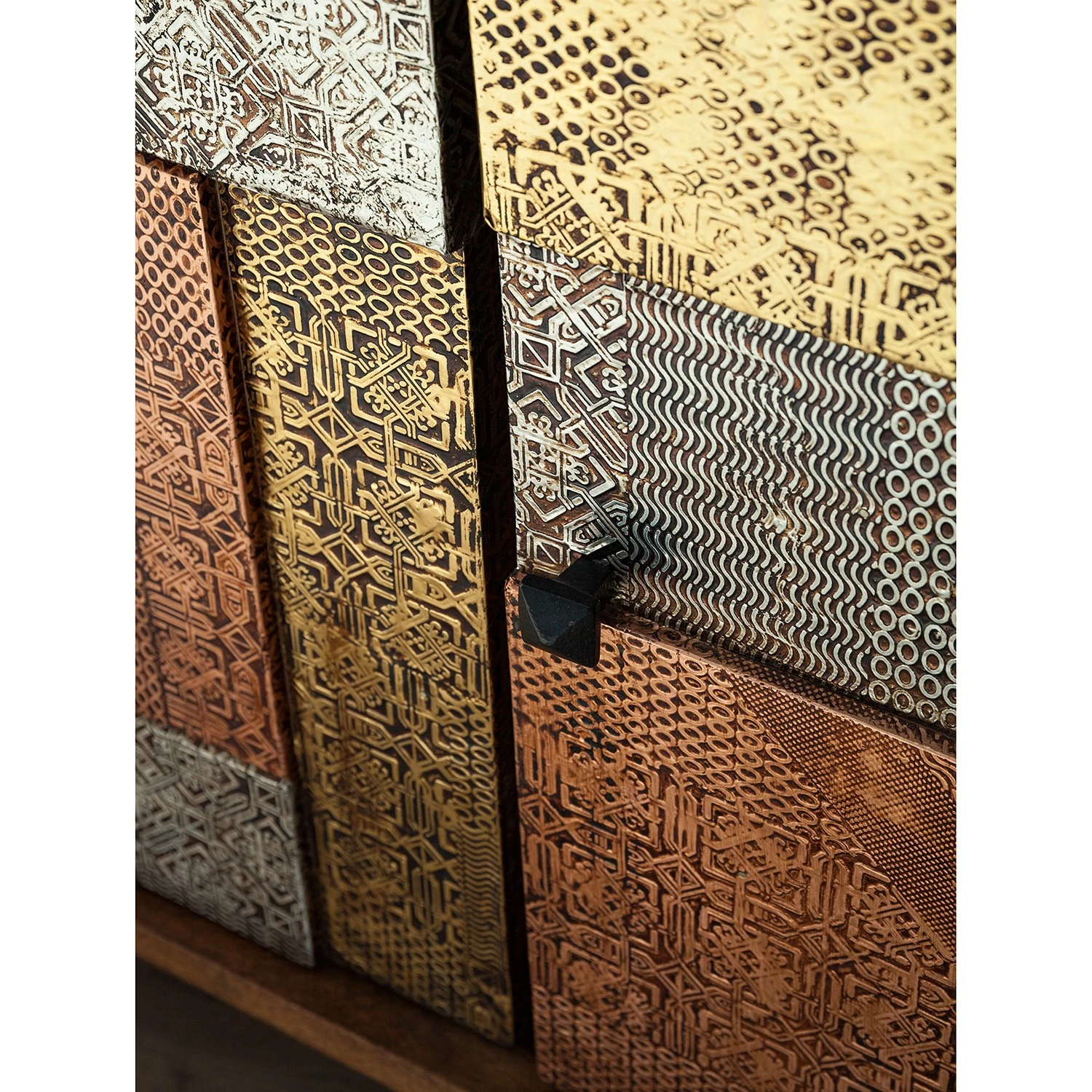 Wolf-Möbel Sideboard Orient - Akazie massiv / Metall - Mehrfarbig 16 Wolf-Möbel Sideboard Orient - Akazie massiv / Metall - Mehrfarbig – Bild 16