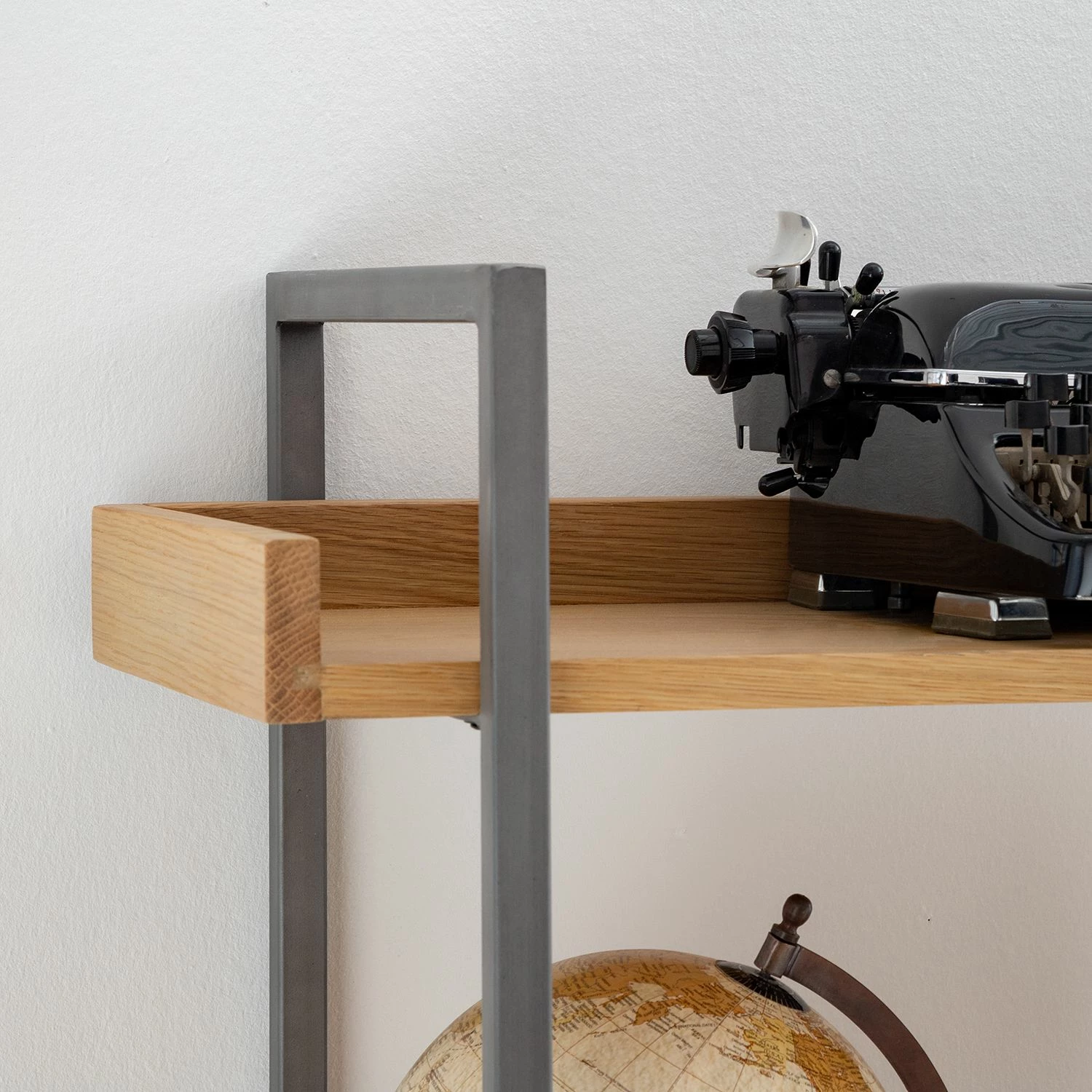 Ars manufacti Bücherregal Dharai I - Echtholzfurnier / Metall - Eiche / Silber 10 Ars manufacti Bücherregal Dharai I - Echtholzfurnier / Metall - Eiche / Silber – Bild 10