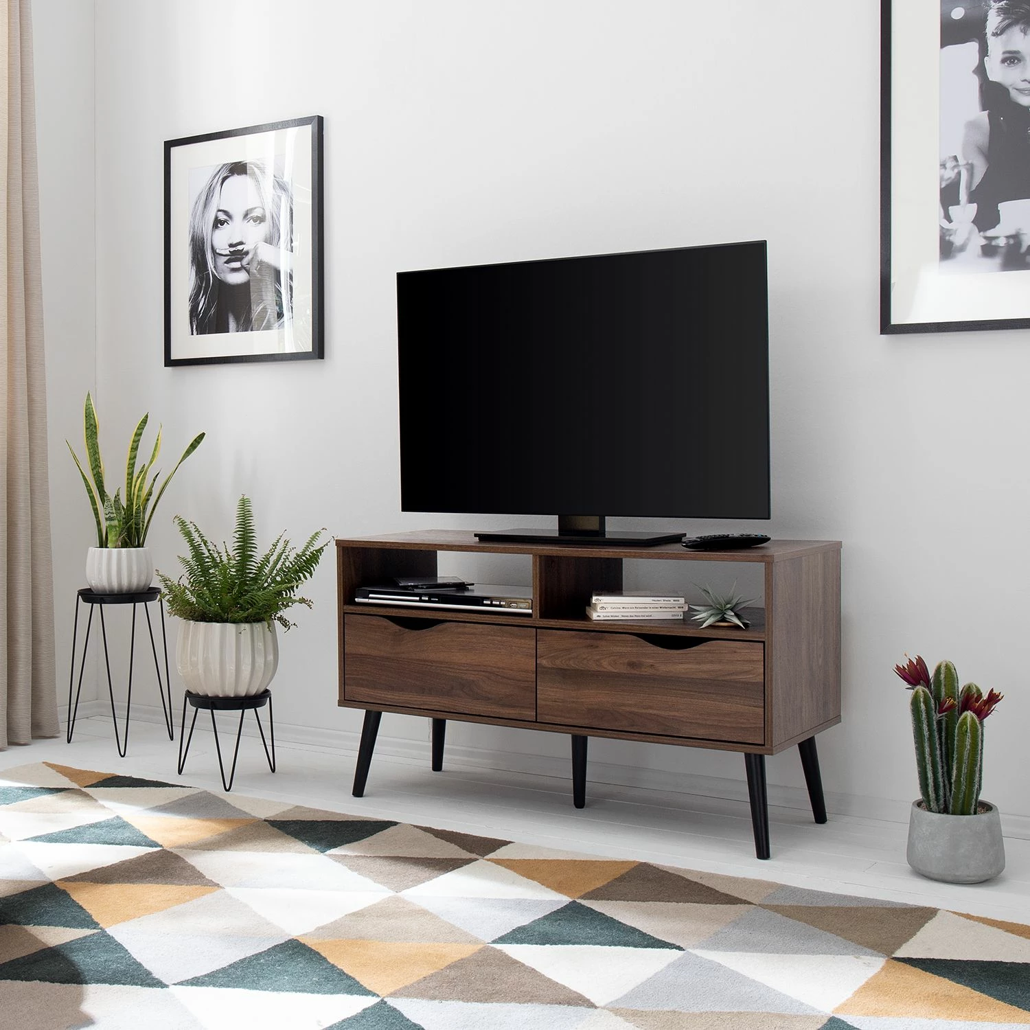 Mørteens TV-Lowboard Gjora II - Gummibaum teilmassiv - Walnuss 2 Mørteens TV-Lowboard Gjora II - Gummibaum teilmassiv - Walnuss – Bild 2