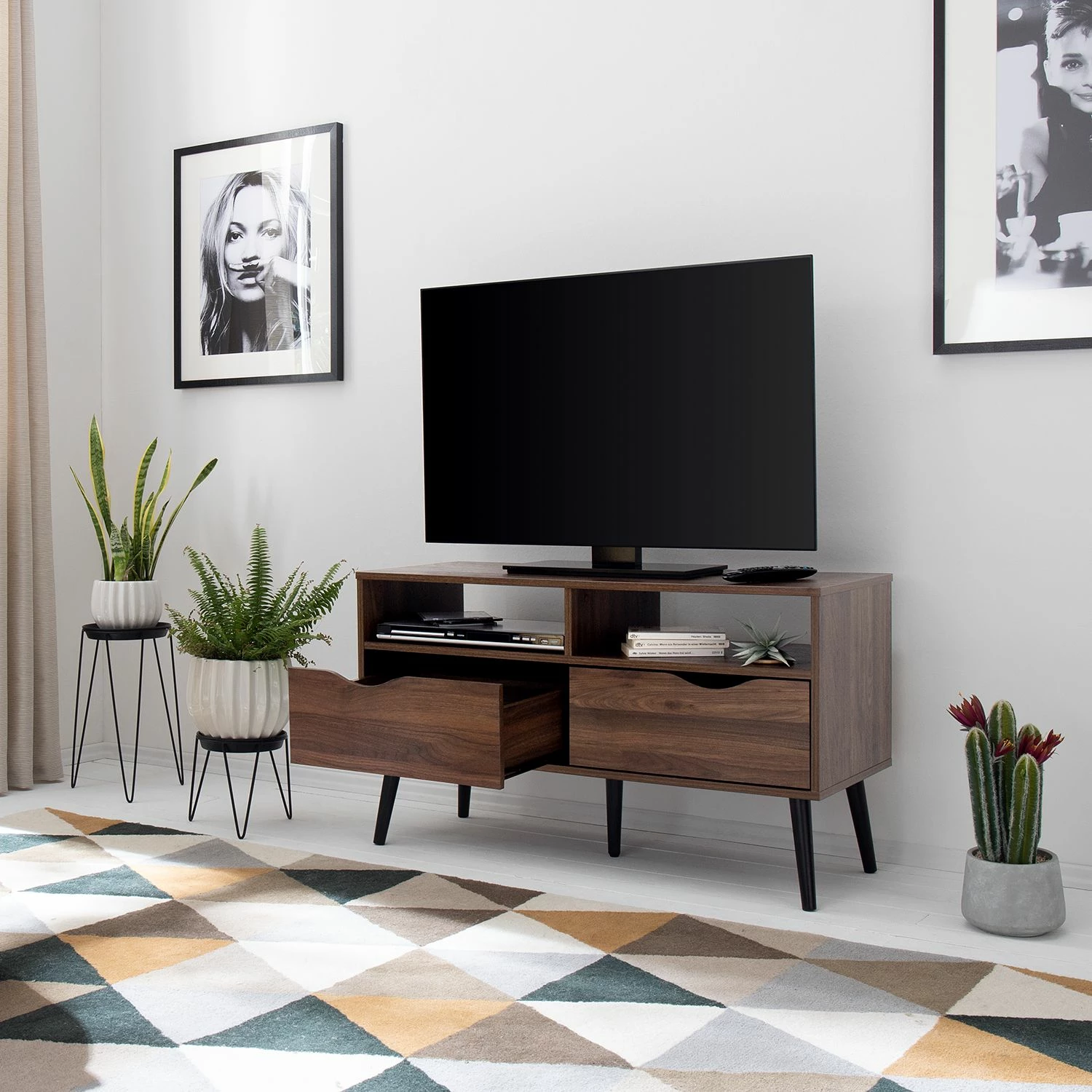 Mørteens TV-Lowboard Gjora II - Gummibaum teilmassiv - Walnuss 3 Mørteens TV-Lowboard Gjora II - Gummibaum teilmassiv - Walnuss – Bild 3