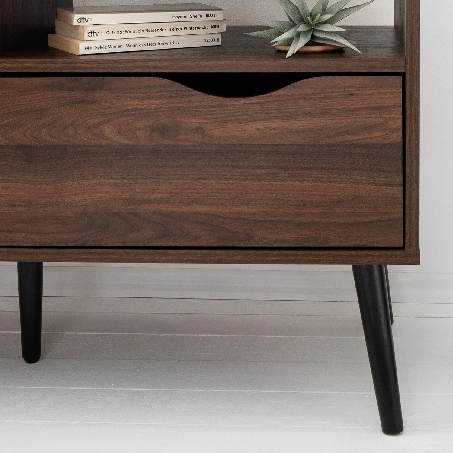 Mørteens TV-Lowboard Gjora II - Gummibaum teilmassiv - Walnuss 12 Mørteens TV-Lowboard Gjora II - Gummibaum teilmassiv - Walnuss – Bild 12