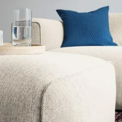 Studio Copenhagen Polsterhocker HUDSON - Webstoff Saia: Beige -Wohnzimmermöbel boutique en ligne 1000123835 201113 17410900019 MOOD DETAILS P000000001000123835 mood