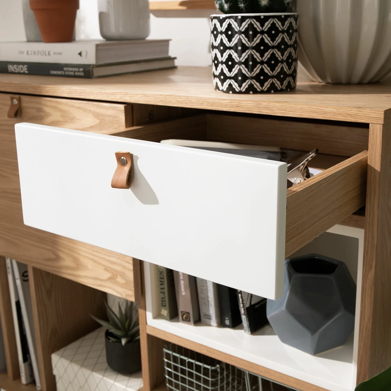 Studio Copenhagen Kommode Vallsta ll - Esche / Schwarz 13 Studio Copenhagen Kommode Vallsta ll - Esche / Schwarz – Bild 13