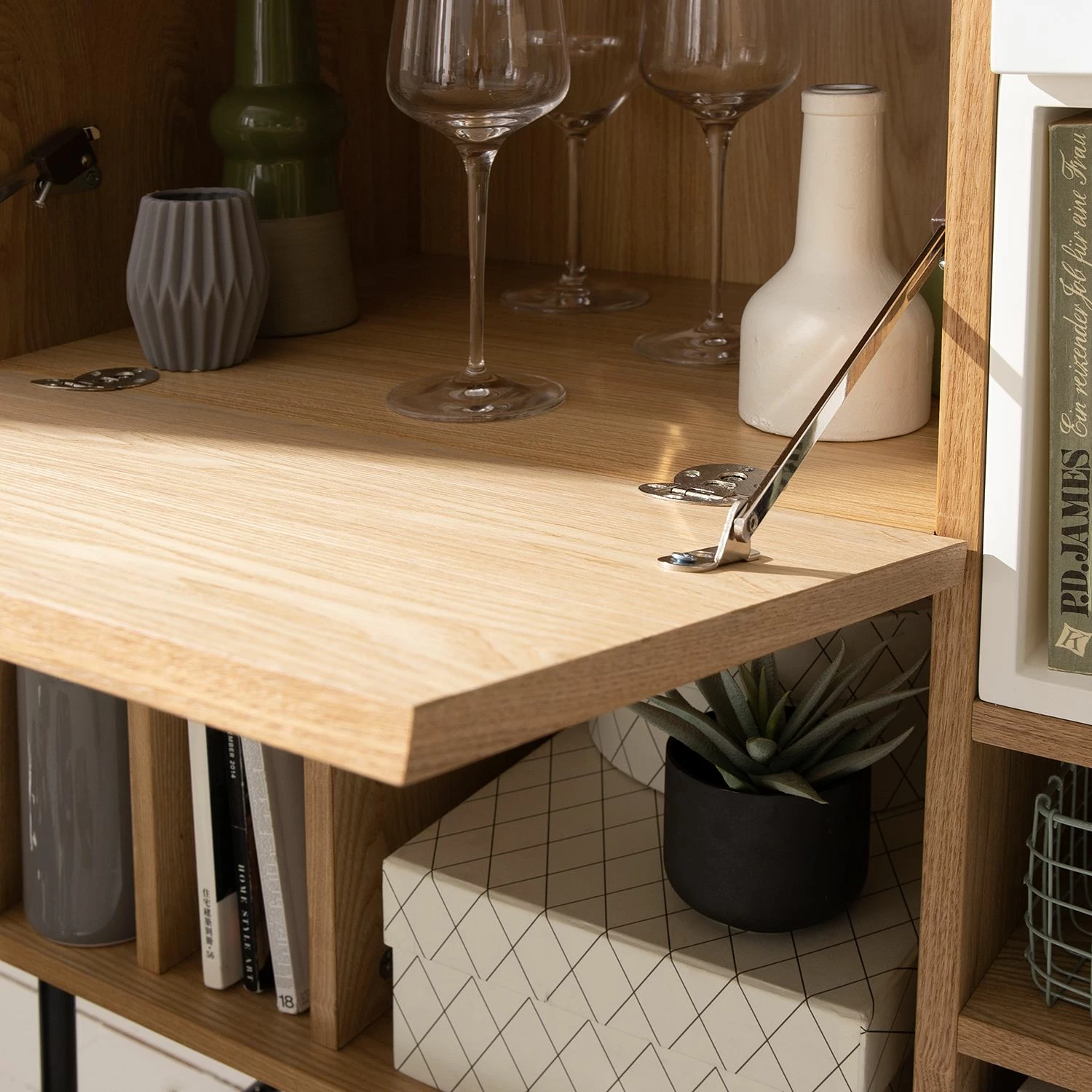 Studio Copenhagen Kommode Vallsta ll - Esche / Schwarz 15 Studio Copenhagen Kommode Vallsta ll - Esche / Schwarz – Bild 15