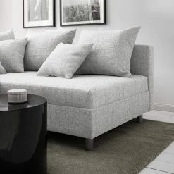 Fredriks Ecksofa Arimo - Ottomane davorstehend rechts - Mit Hocker 50 Fredriks Ecksofa Arimo - Ottomane davorstehend rechts - Mit Hocker -Wohnzimmermöbel boutique en ligne 1000163973 210614 18411801304 DETAILS P000000001000163973