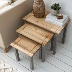 Maison Belfort Beistelltisch Finca Rustica (3er-Set) - Kiefer massiv - Kiefer Grau -Wohnzimmermöbel boutique en ligne 1000178043 200507 14232200007 MOOD DETAILS P000000001000178043 mood