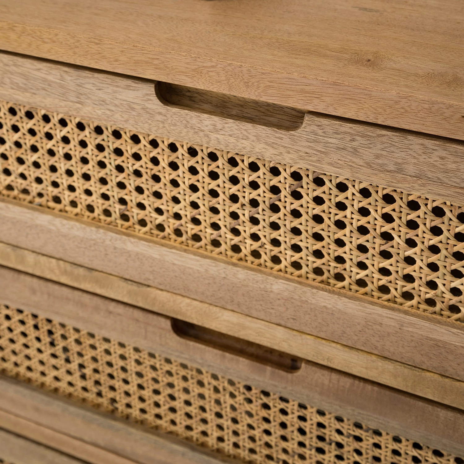 Ars manufacti Kommode Vina I - Mango massiv / Wiener Geflecht - Mango / Schwarz 8 Ars manufacti Kommode Vina I - Mango massiv / Wiener Geflecht - Mango / Schwarz – Bild 8