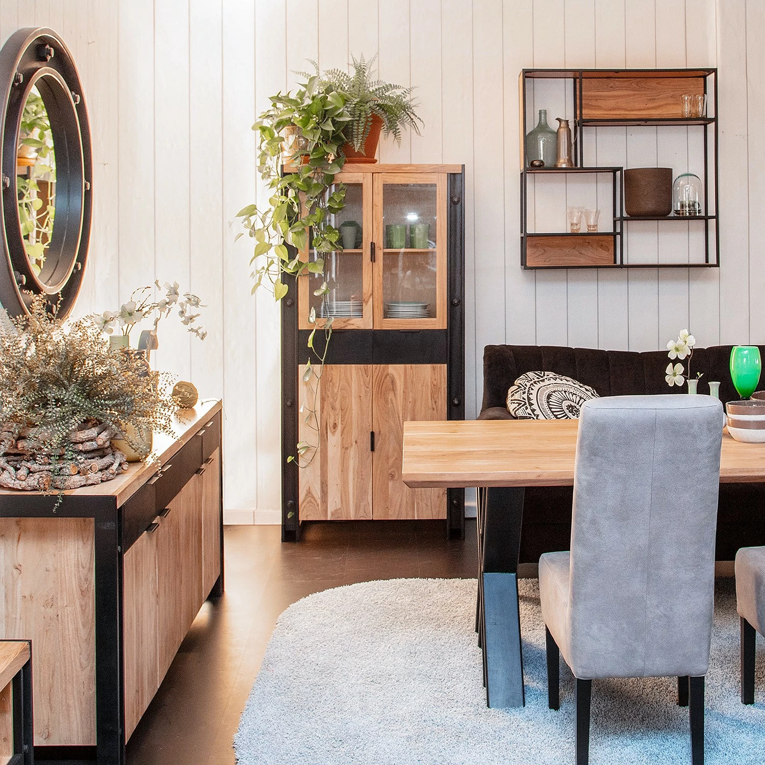 Red Living Vitrine Galvan - Akazie massiv - Akazie / Schwarz 2 Red Living Vitrine Galvan - Akazie massiv - Akazie / Schwarz – Bild 2