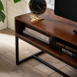 Ars manufacti TV-Lowboard Woodson VI - Akazie massiv - Akazie Braun 16 Ars manufacti TV-Lowboard Woodson VI - Akazie massiv - Akazie Braun -Wohnzimmermöbel boutique en ligne 1000182839 200323 09581100003 MOOD DETAILS P000000001000182839 mood