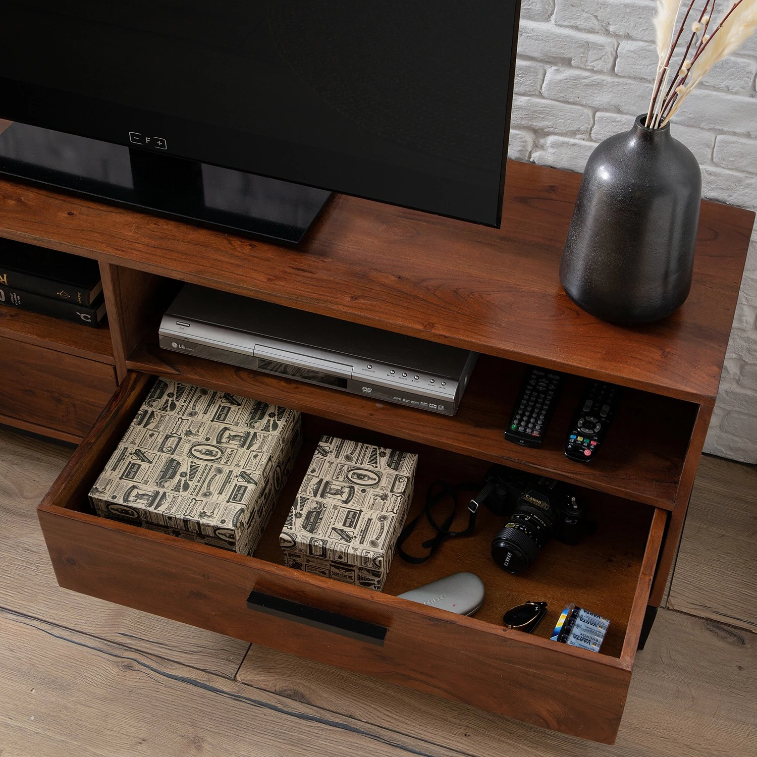Ars manufacti TV-Lowboard Woodson V - Akazie massiv - Akazie Braun 8 Ars manufacti TV-Lowboard Woodson V - Akazie massiv - Akazie Braun – Bild 8