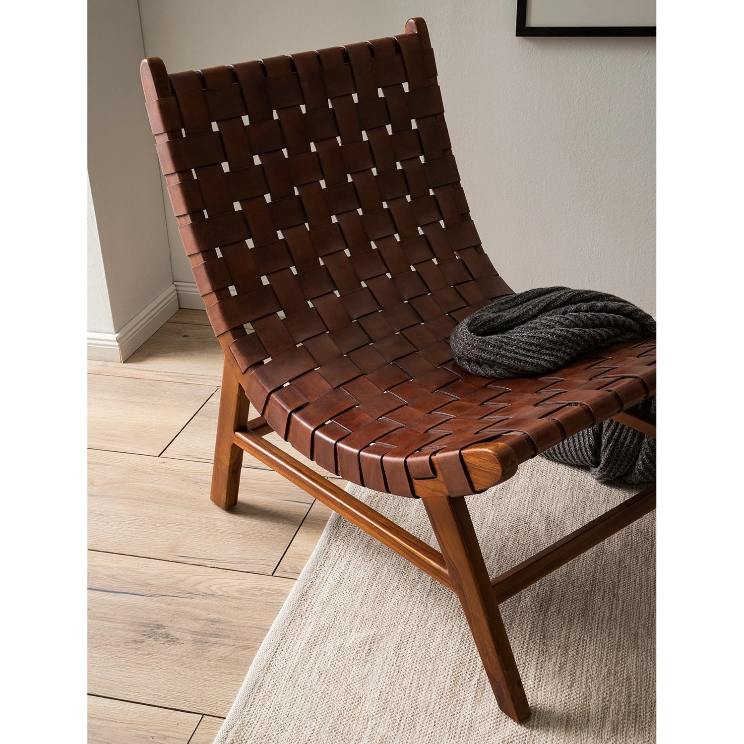 Ars manufacti Loungesessel Bourbourg I - Echtleder / Teakholz massiv - Cognacbraun / Teak 9 Ars manufacti Loungesessel Bourbourg I - Echtleder / Teakholz massiv - Cognacbraun / Teak – Bild 9