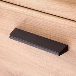 Naturoo Schuhkommode Coulogne - Balkeneiche Dekor / Grau 16 Naturoo Schuhkommode Coulogne - Balkeneiche Dekor / Grau -Wohnzimmermöbel boutique en ligne 1000184633 190827 14260600024 DETAILS P000000001000184633