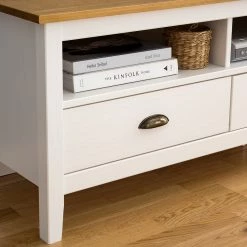 Maison Belfort TV-Lowboard Rivery - Kiefer massiv - Weiß 18 Maison Belfort TV-Lowboard Rivery - Kiefer massiv - Weiß -Wohnzimmermöbel boutique en ligne 1000187577 200312 14522700018 DETAILS P000000001000187577