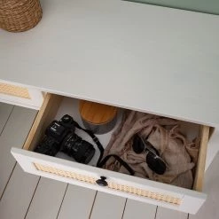 Maison Belfort Konsole/Schminktisch Belleria - Kiefer massiv / Wiener Geflecht - Weiß -Wohnzimmermöbel boutique en ligne 1000187588 200430 12442900008 DETAILS P000000001000187588