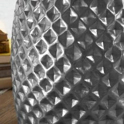 Red Living Beistelltisch Owning - Aluminium - Silber -Wohnzimmermöbel boutique en ligne 1000194272 200108 10055300427 DETAILS P000000001000194272