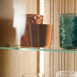 Loftscape Standvitrine Salvo - Eiche teilmassiv - Balkeneiche Bianco / Grau -Wohnzimmermöbel boutique en ligne 1000207372 200317 14303700202 DETAILS P000000001000207372