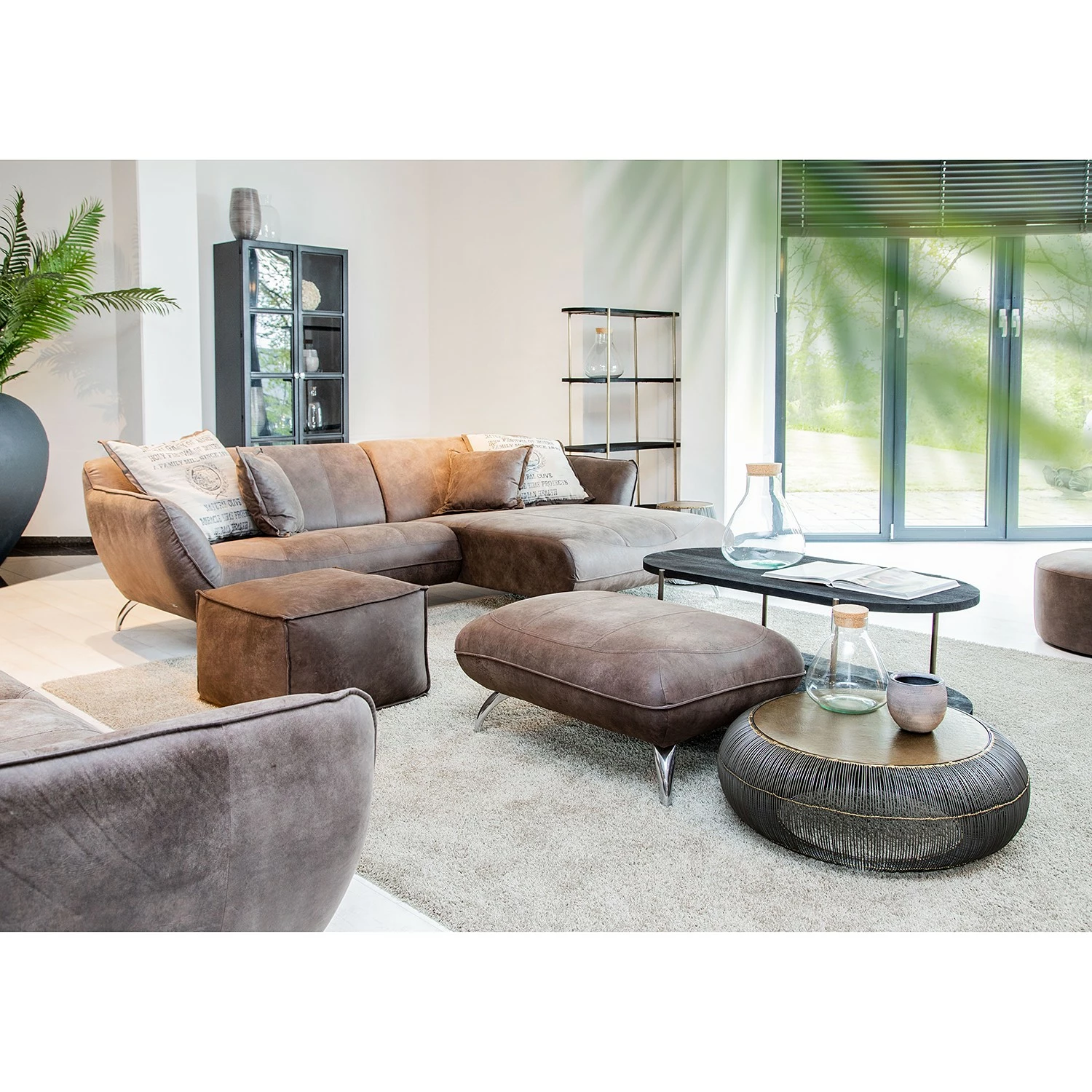 Jack & Alice Couchtisch Crossett - Aluminium / Eisen / Messing Antik / Schwarz 3 Jack & Alice Couchtisch Crossett - Aluminium / Eisen / Messing Antik / Schwarz – Bild 3