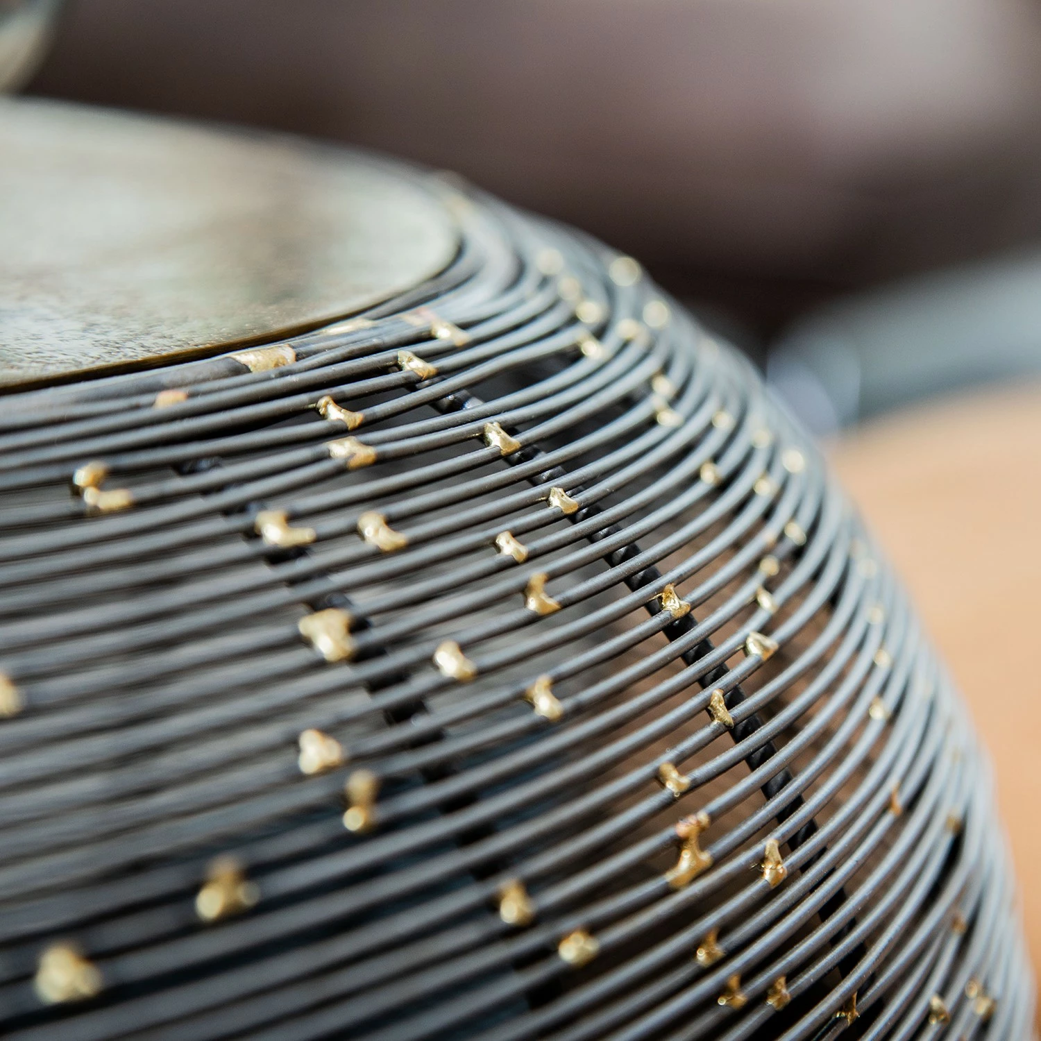 Jack & Alice Beistelltisch Crossett III - Aluminium / Eisen / Messing Antik / Schwarz 4 Jack & Alice Beistelltisch Crossett III - Aluminium / Eisen / Messing Antik / Schwarz – Bild 4