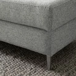 Studio Copenhagen Wohnlandschaft COSO Classic+ - Webstoff Inze: Hellgrau - Longchair davorstehend rechts / Ottomane links - Bettkasten - Chrom glänzend 38 Studio Copenhagen Wohnlandschaft COSO Classic+ - Webstoff Inze: Hellgrau - Longchair davorstehend rechts / Ottomane links - Bettkasten - Chrom glänzend -Wohnzimmermöbel boutique en ligne 1000212027 200923 09521100725 DETAILS P000000001000212027