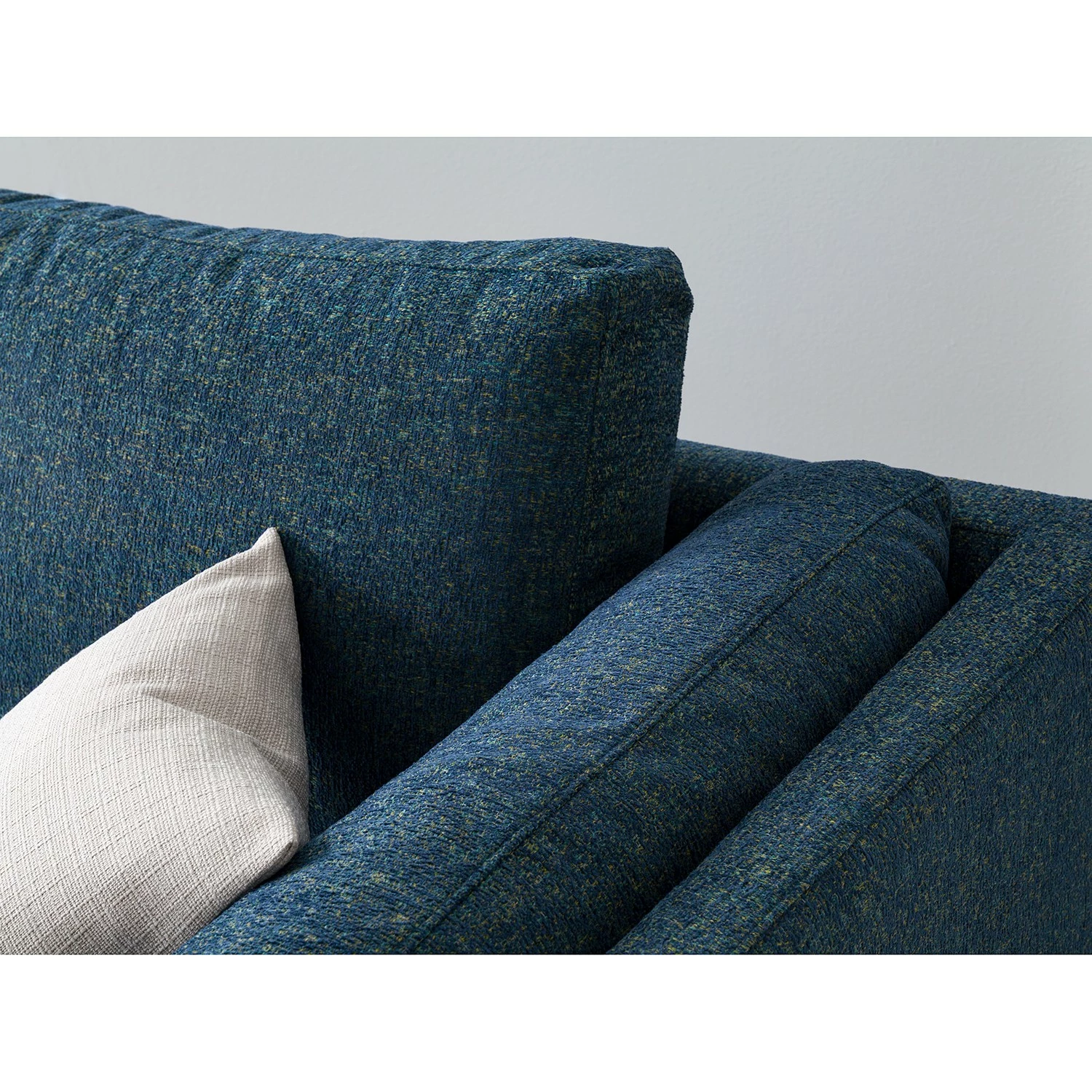 Studio Copenhagen 2,5-Sitzer Sofa COSO Classic+ - Chenille Rufi: Blau - Eiche Dunkel 11 Studio Copenhagen 2,5-Sitzer Sofa COSO Classic+ - Chenille Rufi: Blau - Eiche Dunkel – Bild 11