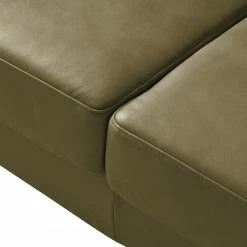 Studio Copenhagen Ecksofa COSO Classic+ mit Longchair - Echtleder Taru: Olivgrün - Breite: 287 cm - Longchair davorstehend links - Eiche Dunkel -Wohnzimmermöbel boutique en ligne 1000212812 200825 13293500303 DETAILS P000000001000212812