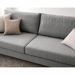 Studio Copenhagen 3-Sitzer Sofa COSO Classic - Webstoff Milan: Hellgrau - Buche -Wohnzimmermöbel boutique en ligne 1000212980 201023 11040500010 DETAILS P000000001000212980