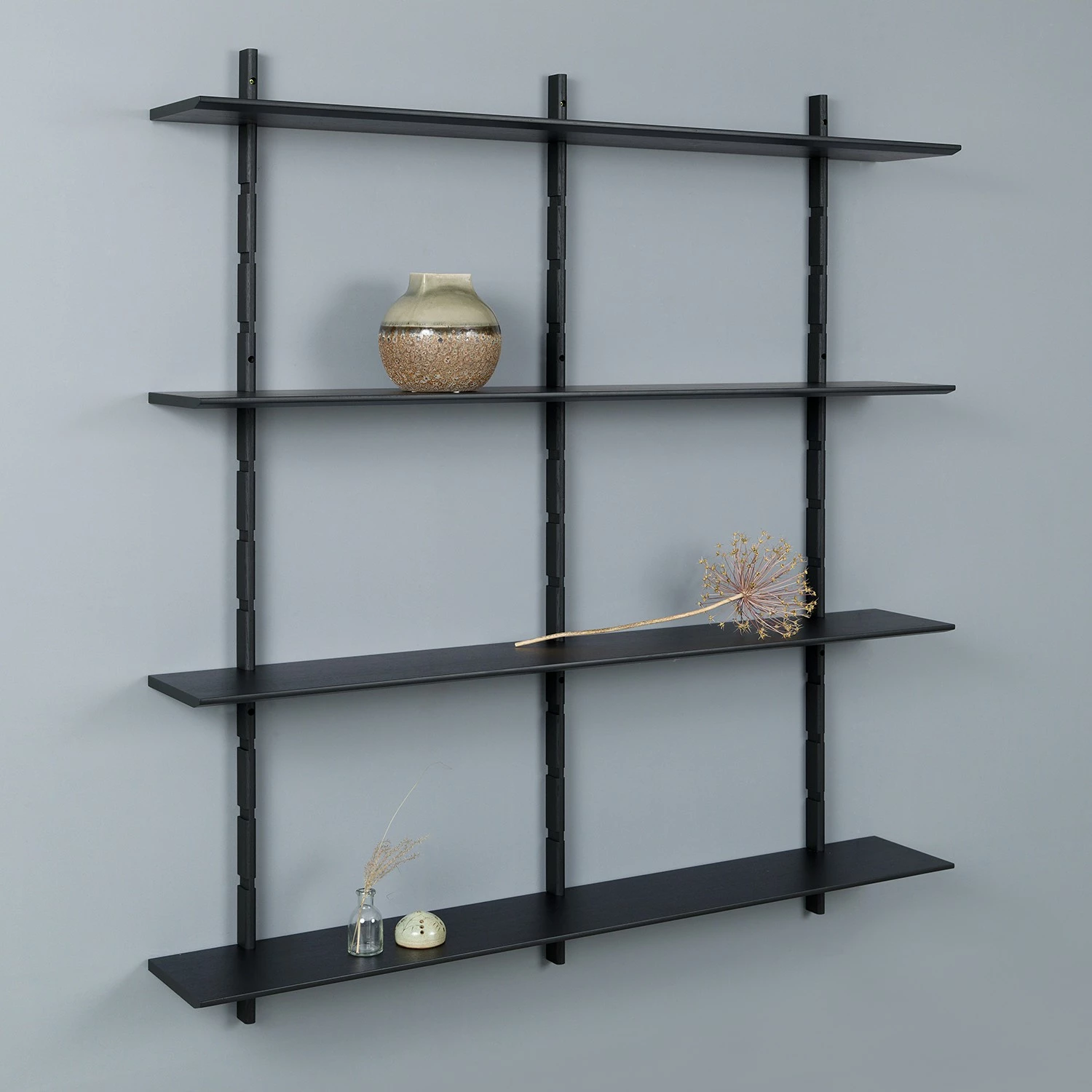 Studio Copenhagen Wandregal Lautaro IV - Eiche teilmassiv - Eiche Schwarz 2 Studio Copenhagen Wandregal Lautaro IV - Eiche teilmassiv - Eiche Schwarz – Bild 2