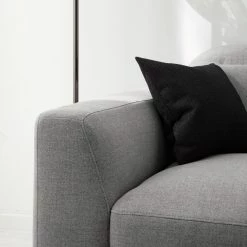 Studio Copenhagen Sofa Berrie (3-Sitzer) - Webstoff Milan: Hellgrau -Wohnzimmermöbel boutique en ligne 1000217043 210208 16100500005 DETAILS P000000001000217043