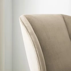 Studio Copenhagen Sessel Marols - Samt Shyla: Beige - Eiche Hell -Wohnzimmermöbel boutique en ligne 1000217181 210122 15291100035 DETAILS P000000001000217181