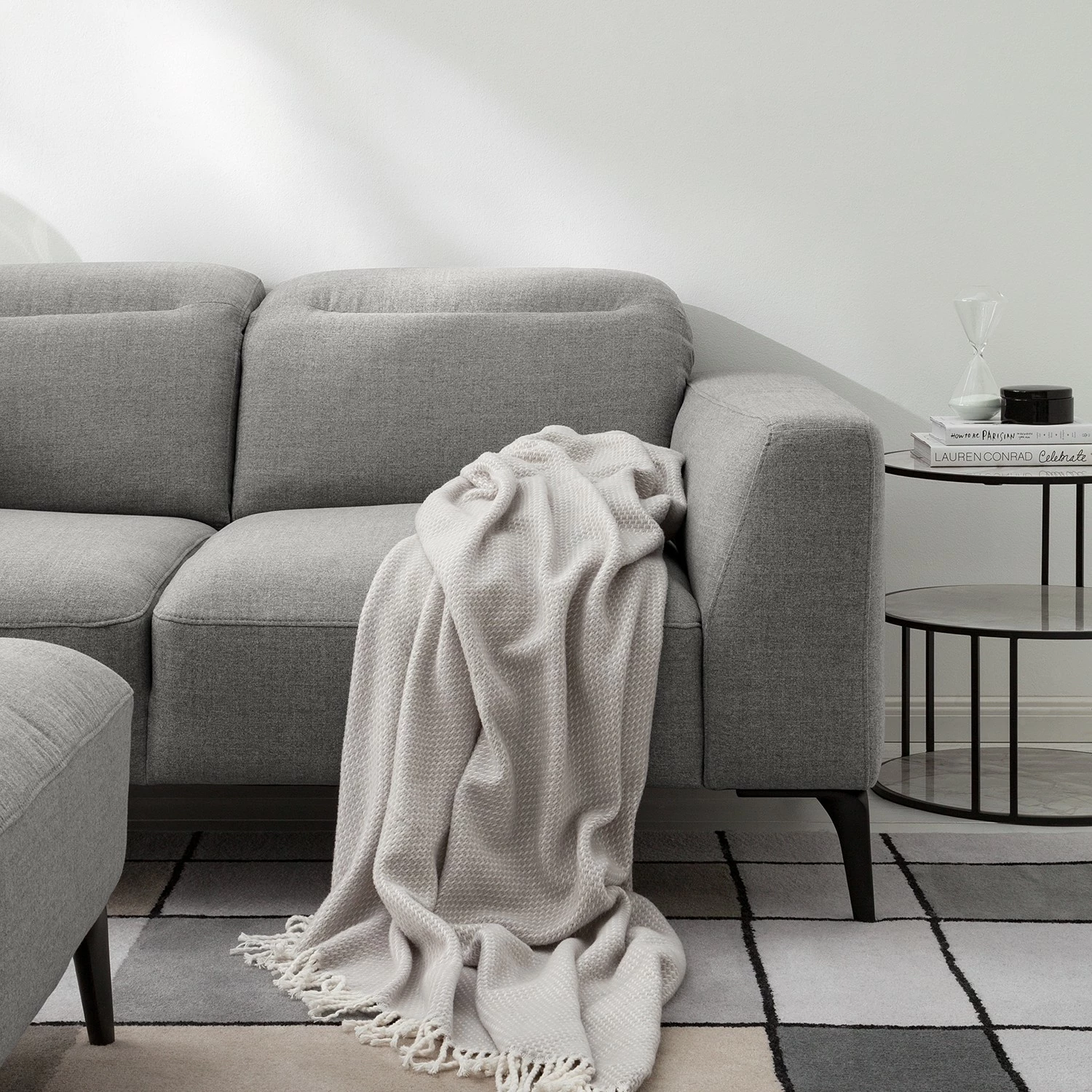 Studio Copenhagen Sofa Berrie (2-Sitzer) - Webstoff Milan: Hellgrau 10 Studio Copenhagen Sofa Berrie (2-Sitzer) - Webstoff Milan: Hellgrau – Bild 10