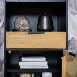 Studio Copenhagen Regal Xavi - Echtholzfurnier / Metall - Eiche / Eiche Schwarz 25 Studio Copenhagen Regal Xavi - Echtholzfurnier / Metall - Eiche / Eiche Schwarz -Wohnzimmermöbel boutique en ligne 1000218026 220107 12570100092 DETAILS P000000001000218026