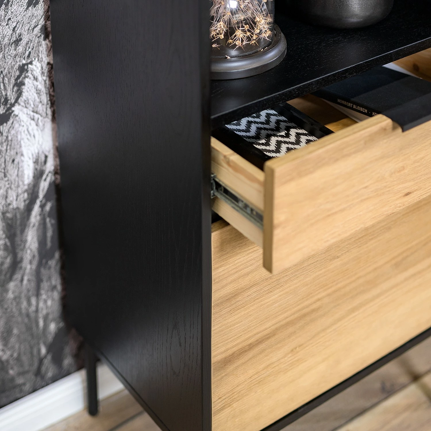 Studio Copenhagen Regal Xavi - Echtholzfurnier / Metall - Eiche / Eiche Schwarz 14 Studio Copenhagen Regal Xavi - Echtholzfurnier / Metall - Eiche / Eiche Schwarz – Bild 14