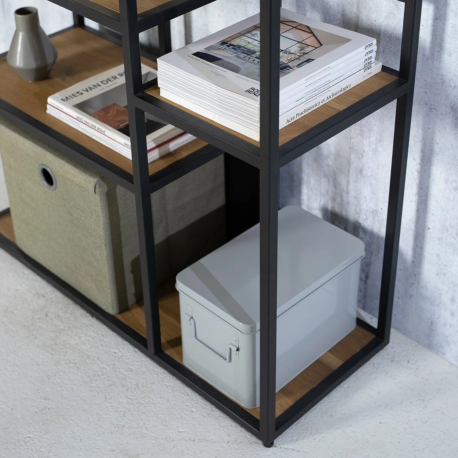 Studio Copenhagen Regal Flox II - Echtholzfurnier / Metall - Eiche / Schwarz 12 Studio Copenhagen Regal Flox II - Echtholzfurnier / Metall - Eiche / Schwarz – Bild 12