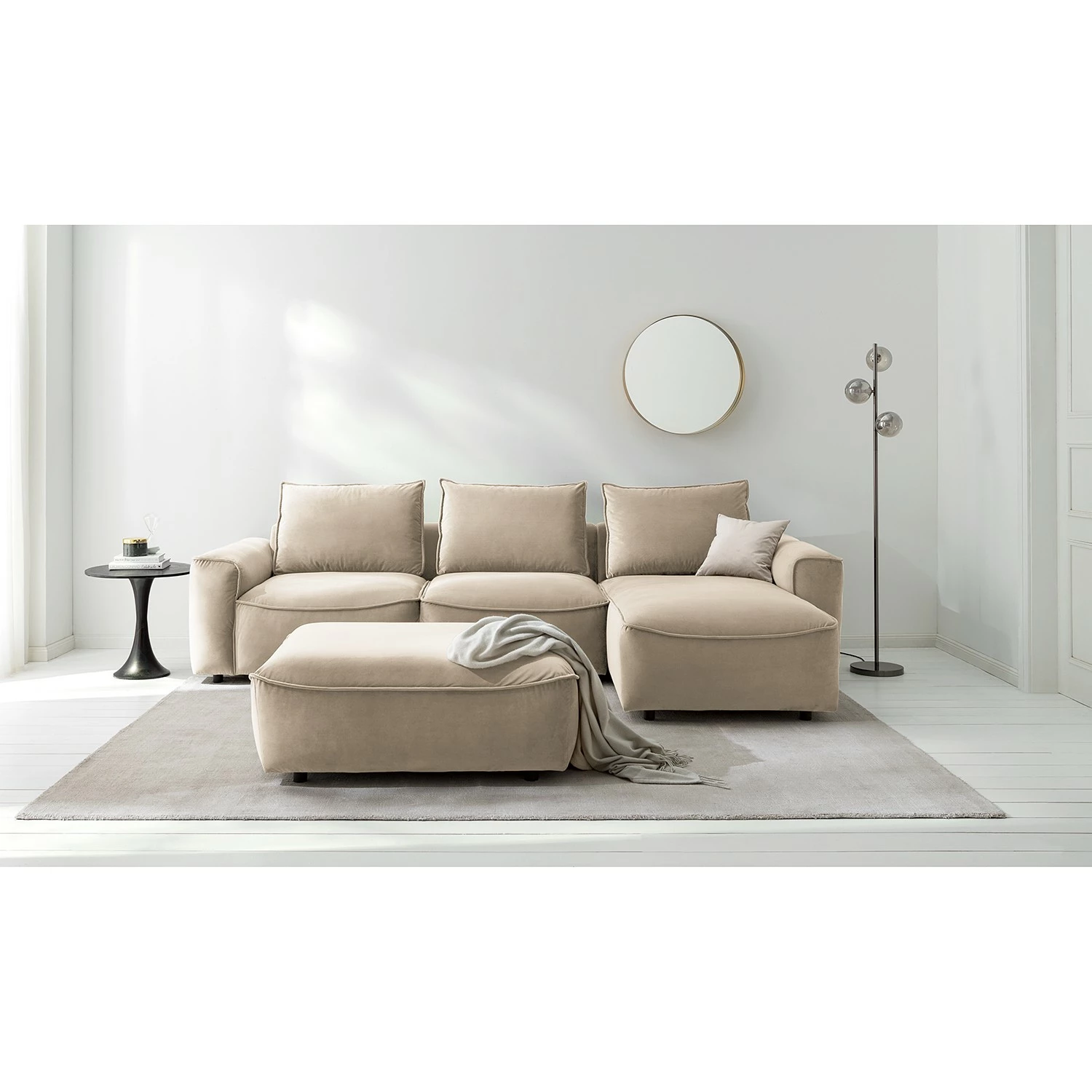 Studio Copenhagen Ecksofa Buckley II - Samt Shyla: Beige - Longchair davorstehend rechts 2 Studio Copenhagen Ecksofa Buckley II - Samt Shyla: Beige - Longchair davorstehend rechts – Bild 2
