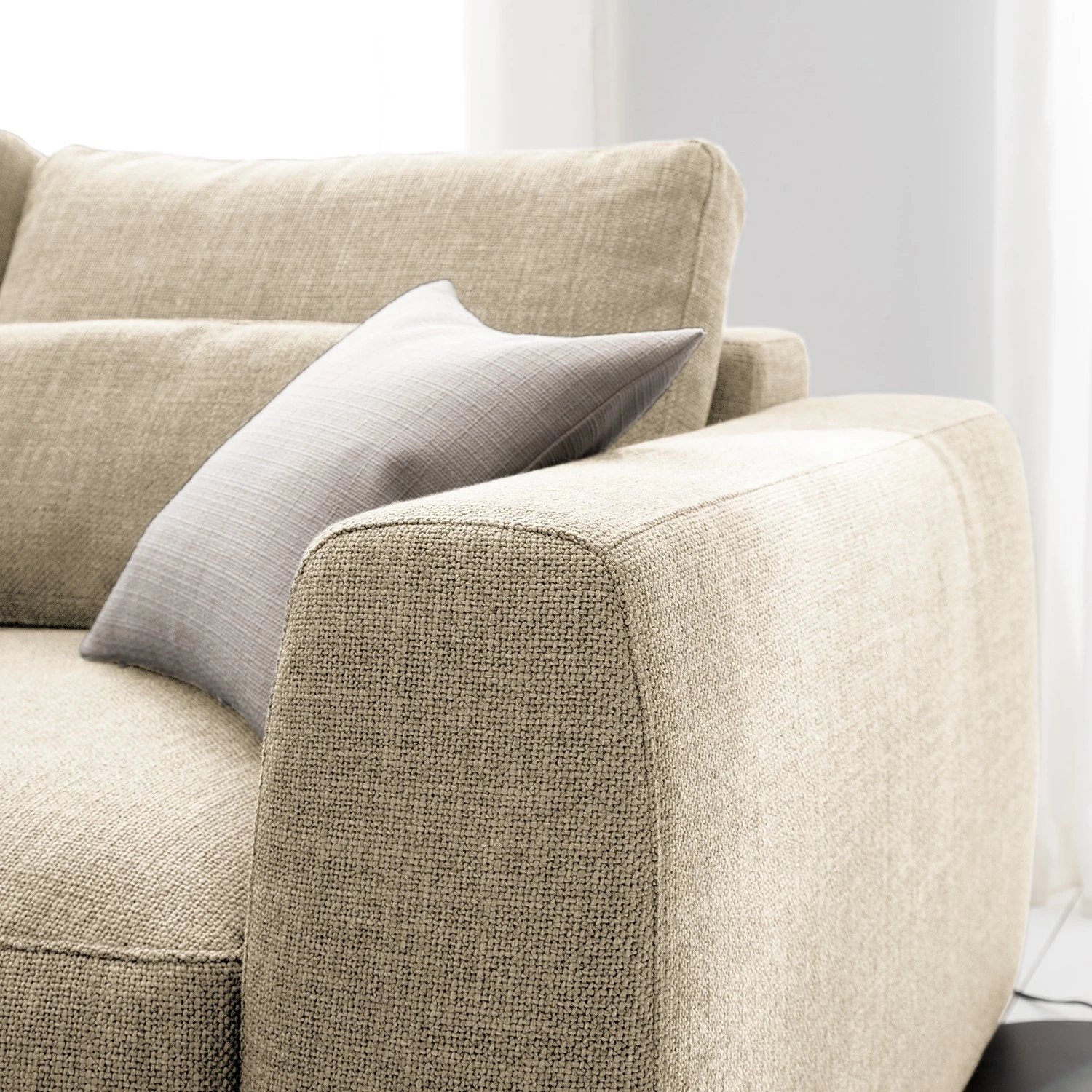 Studio Copenhagen Ecksofa Willows I - Webstoff Amila: Beige - Ottomane davorstehend links 11 Studio Copenhagen Ecksofa Willows I - Webstoff Amila: Beige - Ottomane davorstehend links – Bild 11