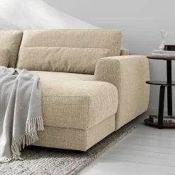 Studio Copenhagen Ecksofa Willows III - Webstoff Amila: Beige - Longchair davorstehend rechts -Wohnzimmermöbel boutique en ligne 1000218220 210127 14550300404 DETAILS P000000001000218220