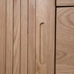 Mørteens Sideboard Hanck - Eiche teilmassiv 43 Mørteens Sideboard Hanck - Eiche teilmassiv -Wohnzimmermöbel boutique en ligne 1000218269 210316 08213100011 DETAILS P000000001000218269