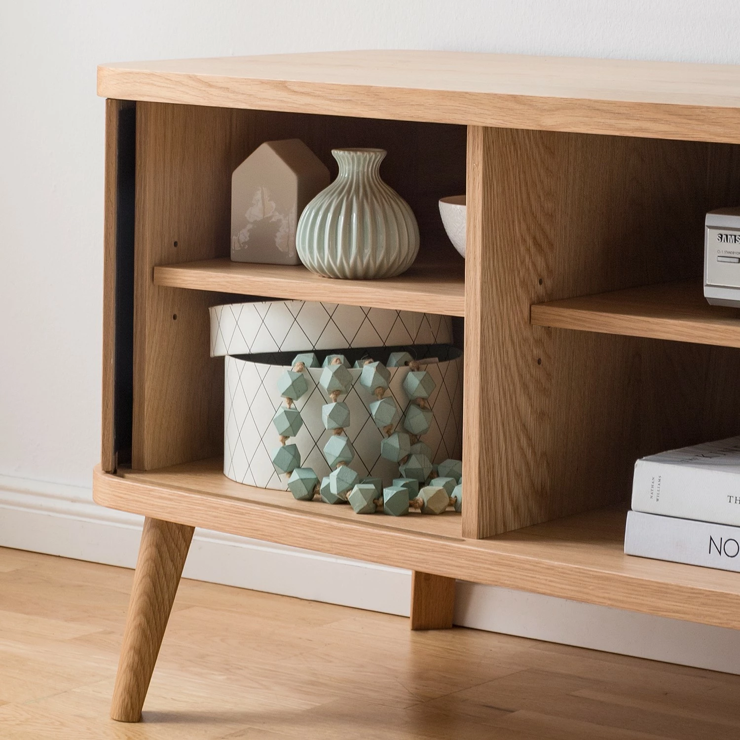 Mørteens TV-Lowboard Hanck - Eiche teilmassiv 17 Mørteens TV-Lowboard Hanck - Eiche teilmassiv – Bild 17