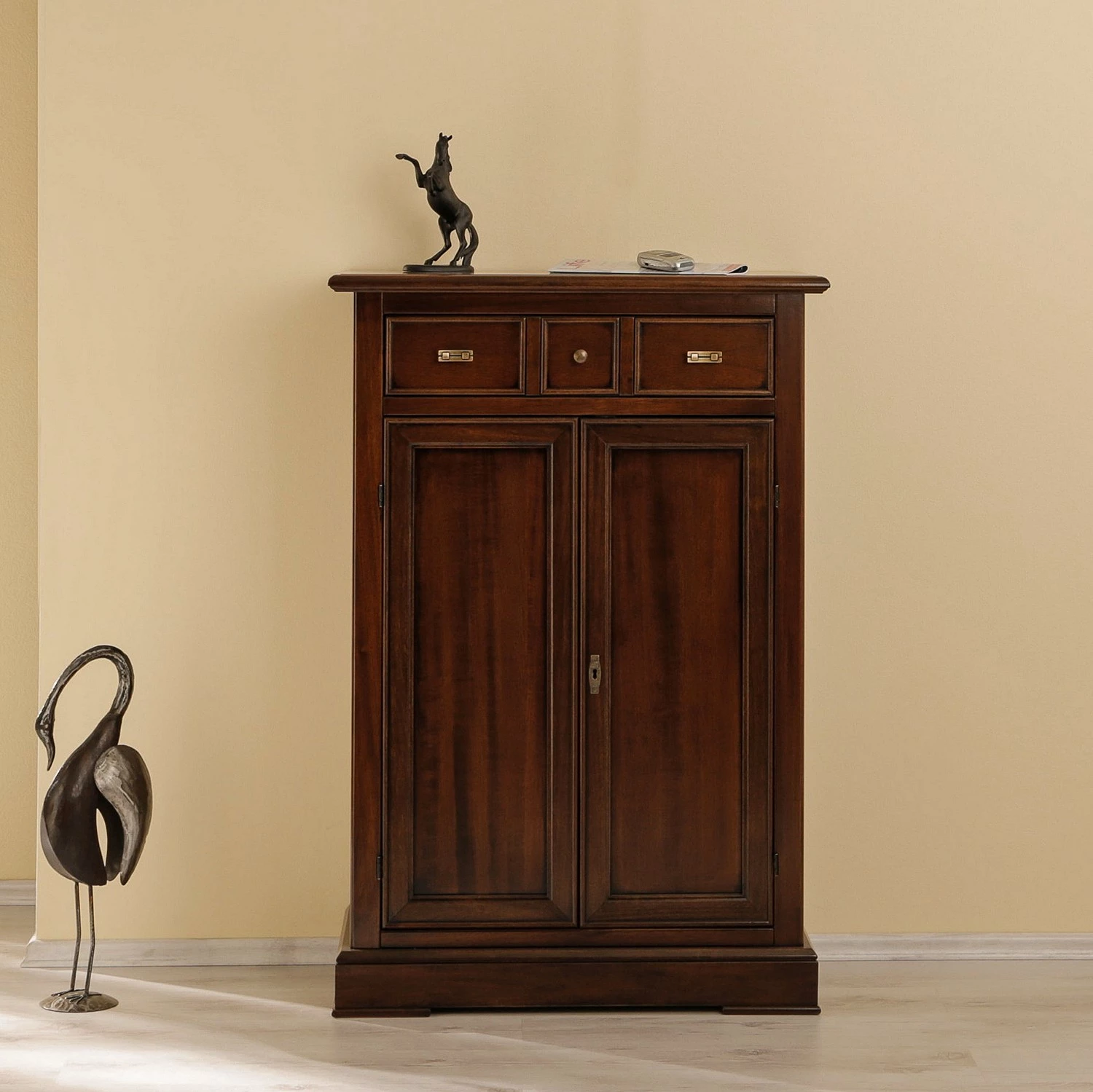 Ridgevalley Kommode Brieux - Tulpenbaum teilmassiv - Tulpenbaum Antik 3 Ridgevalley Kommode Brieux - Tulpenbaum teilmassiv - Tulpenbaum Antik – Bild 3