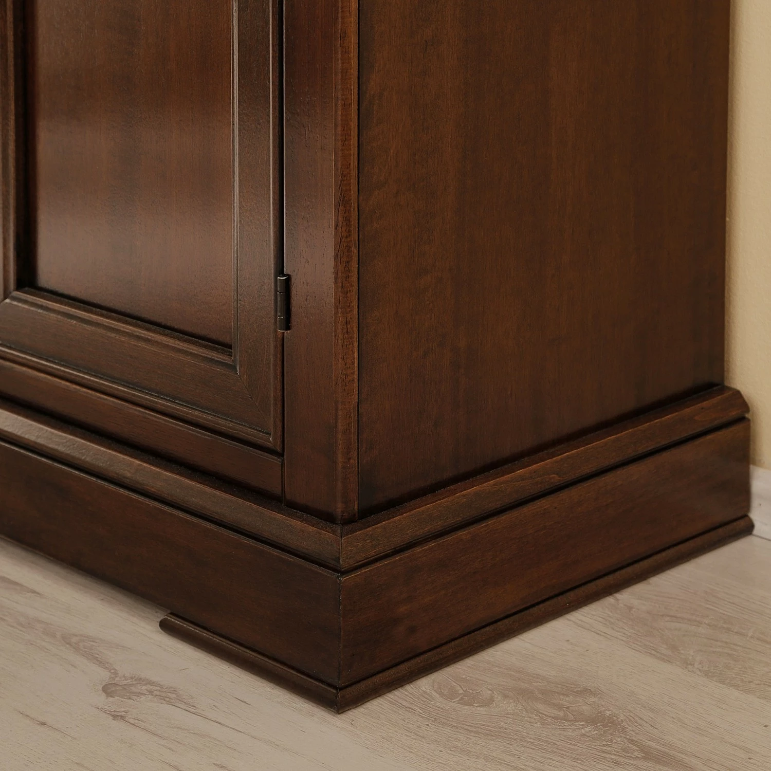 Ridgevalley Kommode Brieux - Tulpenbaum teilmassiv - Tulpenbaum Antik 9 Ridgevalley Kommode Brieux - Tulpenbaum teilmassiv - Tulpenbaum Antik – Bild 9