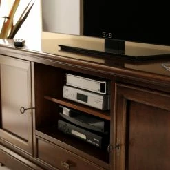 Ridgevalley TV-Lowboard Brieux I - Tulpenbaum teilmassiv - Tulpenbaum Antik 16 Ridgevalley TV-Lowboard Brieux I - Tulpenbaum teilmassiv - Tulpenbaum Antik -Wohnzimmermöbel boutique en ligne 1000230611 201113 12524500014 DETAILS P000000001000230611