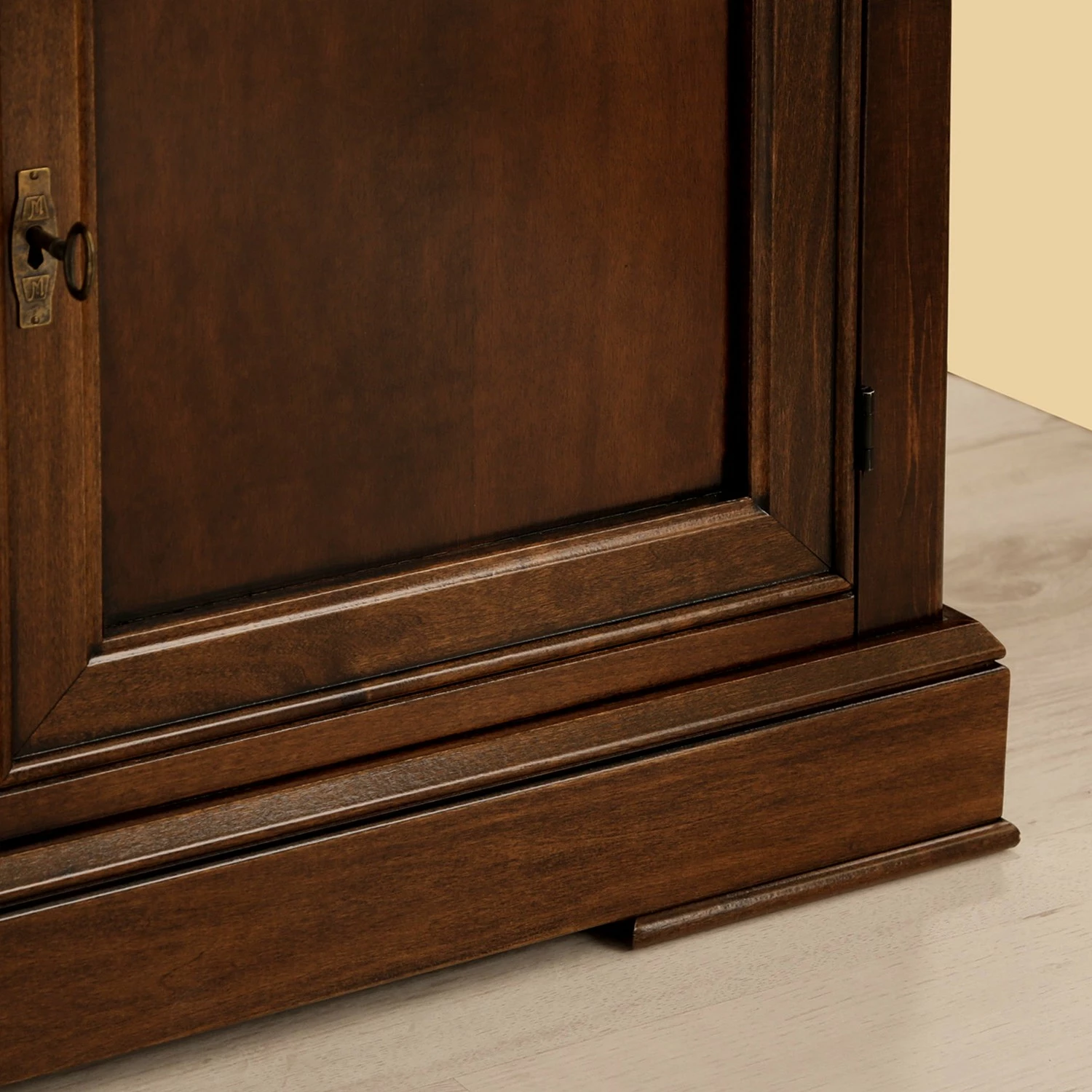 Ridgevalley TV-Lowboard Brieux I - Tulpenbaum teilmassiv - Tulpenbaum Antik 12 Ridgevalley TV-Lowboard Brieux I - Tulpenbaum teilmassiv - Tulpenbaum Antik – Bild 12