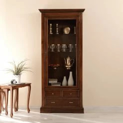 Ridgevalley Standvitrine Brieux - Tulpenbaum teilmassiv - Tulpenbaum Antik -Wohnzimmermöbel boutique en ligne 1000230613 201113 12530800035 MOOD DETAILS P000000001000230613 mood