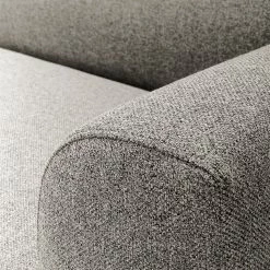 Studio Copenhagen Ecksofa Lussant - Flachgewebe Shina: Hellgrau - Ottomane davorstehend links - Schwarz -Wohnzimmermöbel boutique en ligne 1000242187 210217 08330400097 DETAILS P000000001000242187