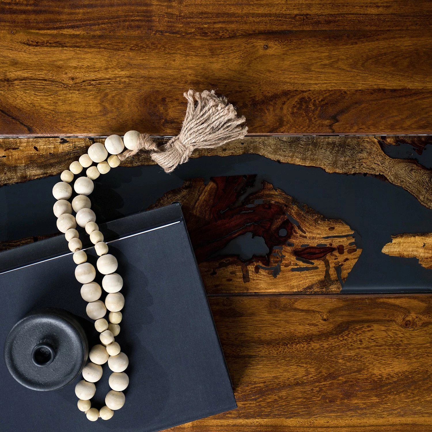 Wolf-Möbel Epoxidharz-Couchtisch Tarnac - Akazie massiv / Metall - Grau 13 Wolf-Möbel Epoxidharz-Couchtisch Tarnac - Akazie massiv / Metall - Grau – Bild 13