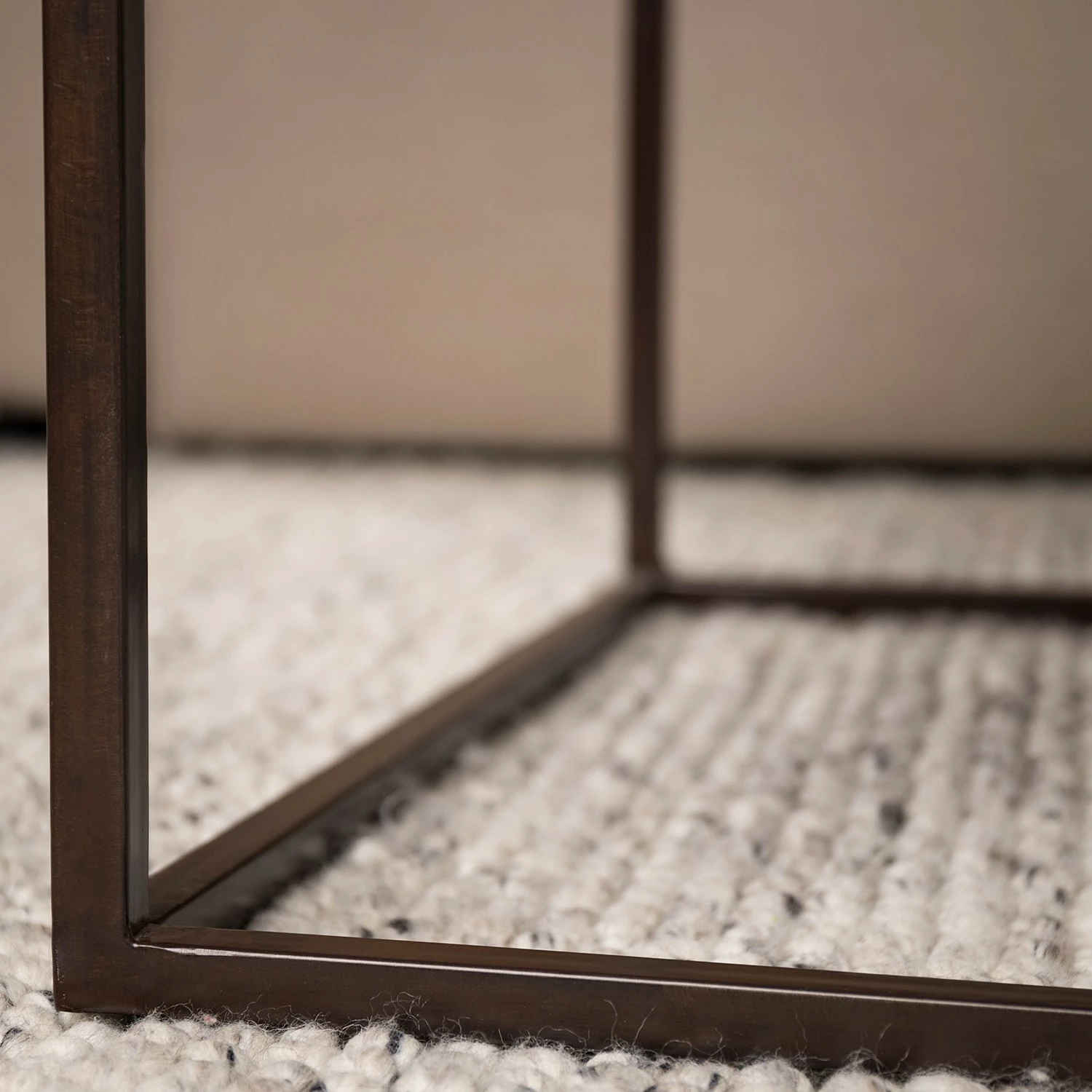 Wolf-Möbel Epoxidharz-Couchtisch Tarnac - Akazie massiv / Metall - Grau 14 Wolf-Möbel Epoxidharz-Couchtisch Tarnac - Akazie massiv / Metall - Grau – Bild 14